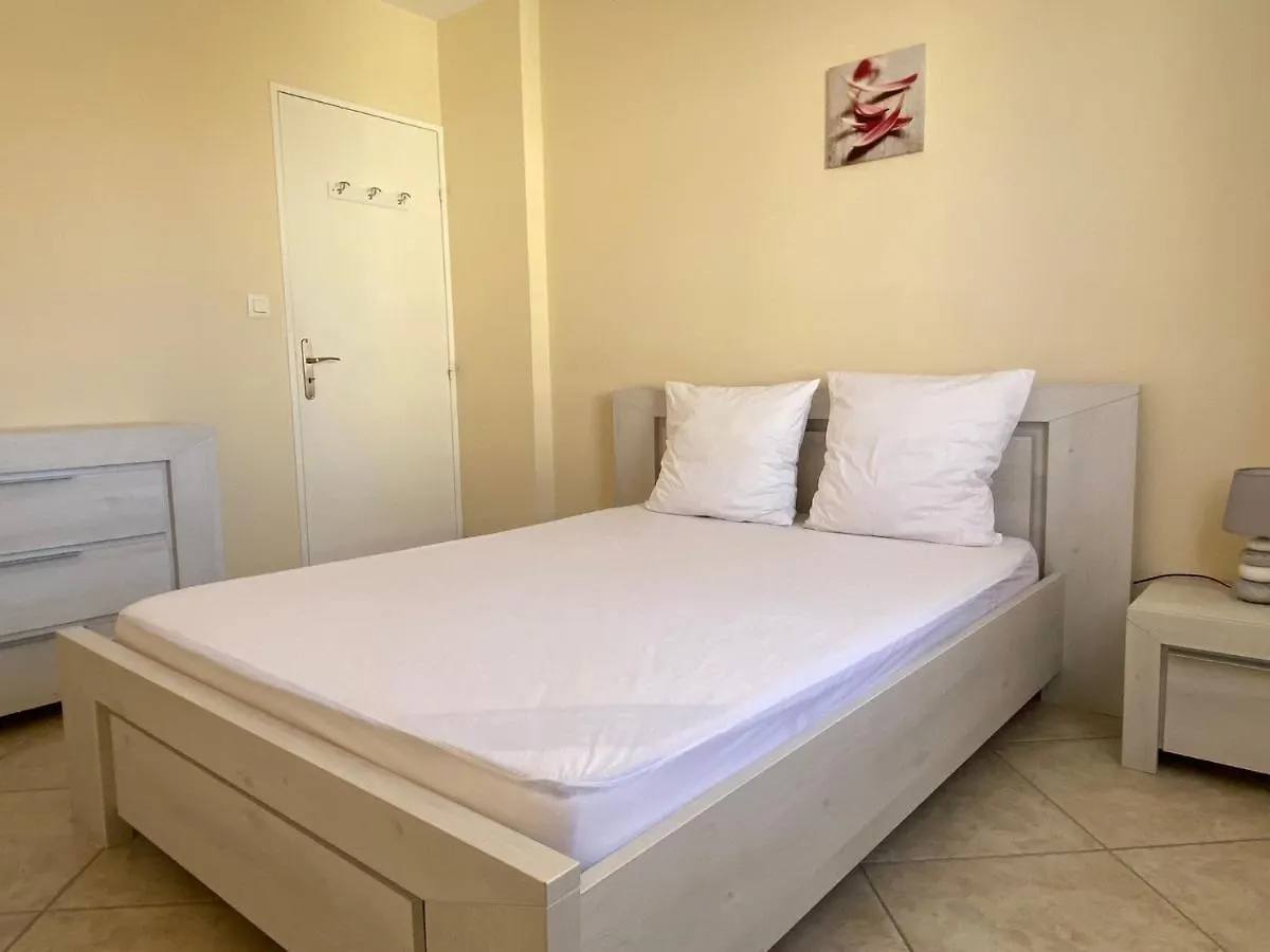 Les Locations Cinaureva 